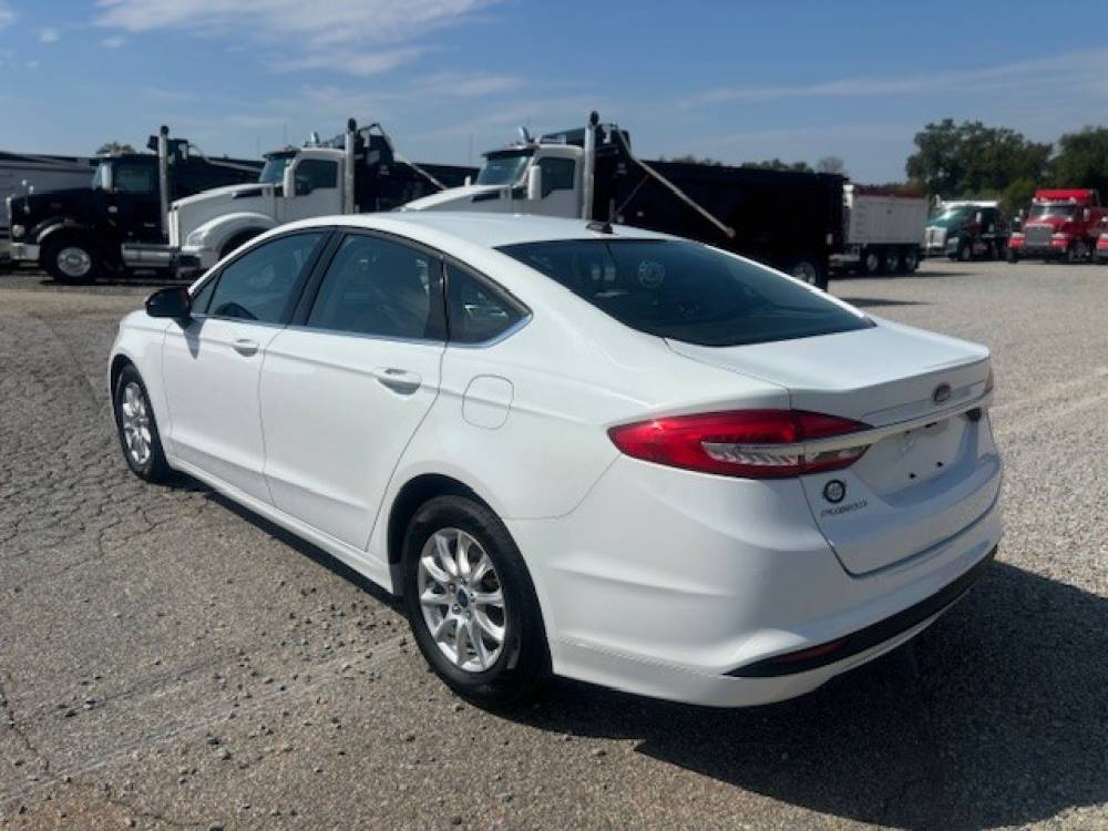 Used 2017 Ford Fusion S FWD image 8