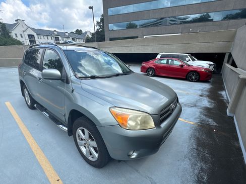 Used 2006 Toyota RAV4 Limited AWD/4WD image 10