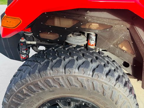 Used 2021 Jeep Gladiator Sport image 10