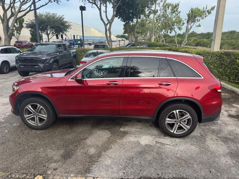 Used 2019 Mercedes-Benz GLC 300 w/ Parking Assistance Package image 1