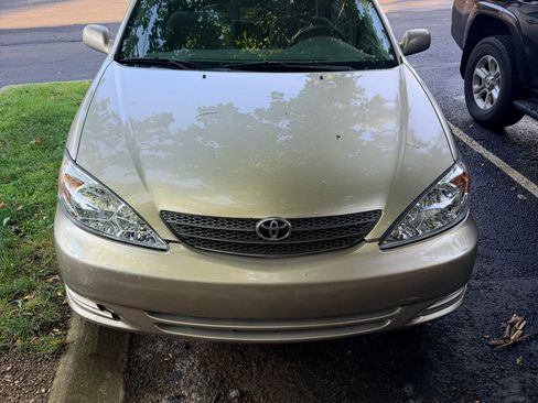 Used 2002 Toyota Camry LE FWD image 1