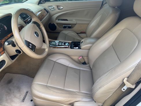 Used 2011 Jaguar XK Convertible RWD image 12