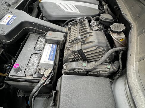 Used 2017 Hyundai Santa Fe Limited w/ Cargo Package image 11