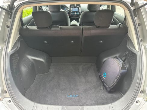 Used 2013 Nissan Leaf SV w/ LED & Quick Charge Pkg FWD image 21