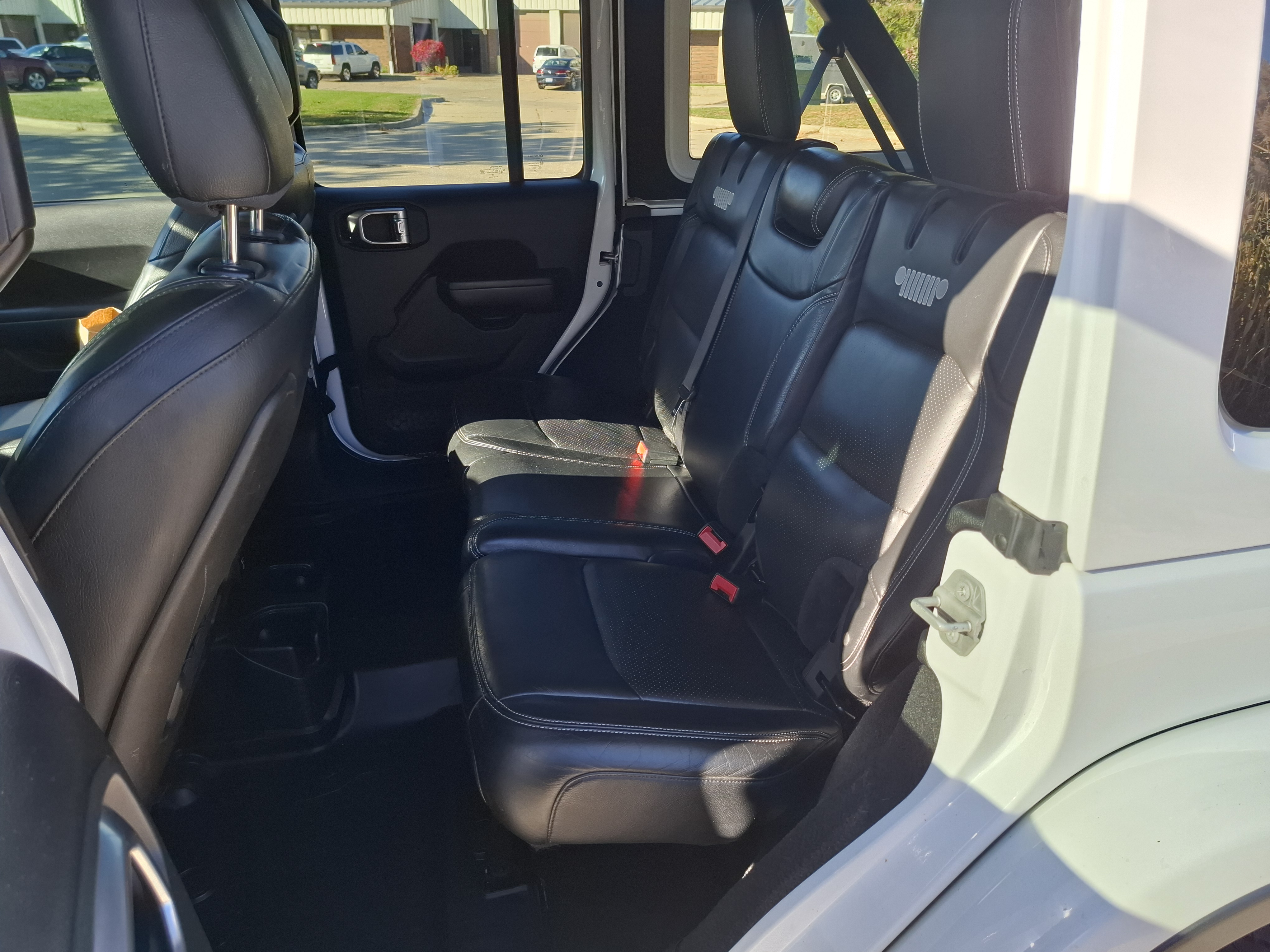 Used 2018 Jeep Wrangler Unlimited Rubicon AWD/4WD image 11