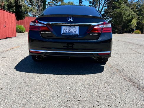Used 2016 Honda Accord Sport image 8
