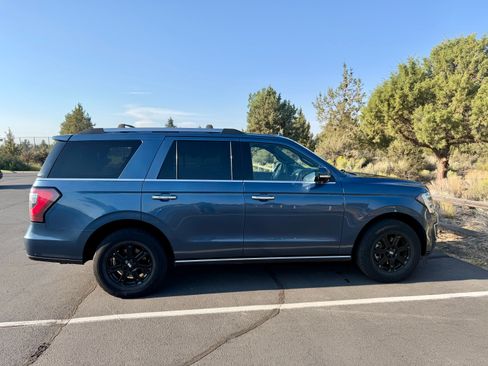 Used 2018 Ford Expedition Limited w/ Equipment Group 302A AWD/4WD image 5
