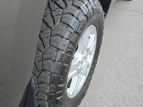 Used 2010 Toyota Tundra 4x4 Double Cab image 21