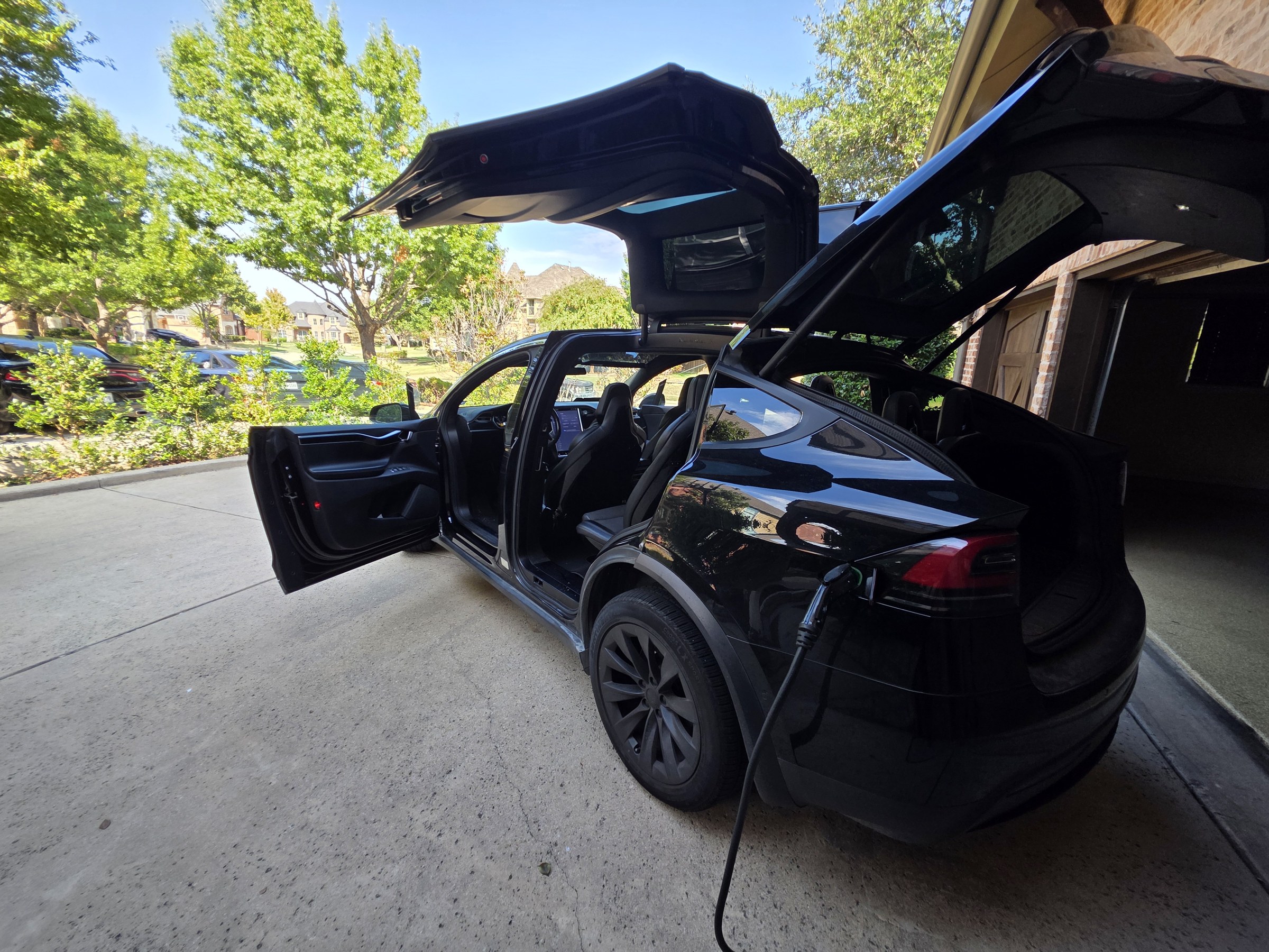 Used 2017 Tesla Model X 75D AWD/4WD image 2