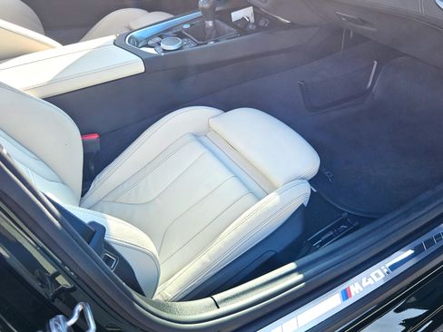 Used 2025 BMW Z4 M40i w/ Edition RWD image 21