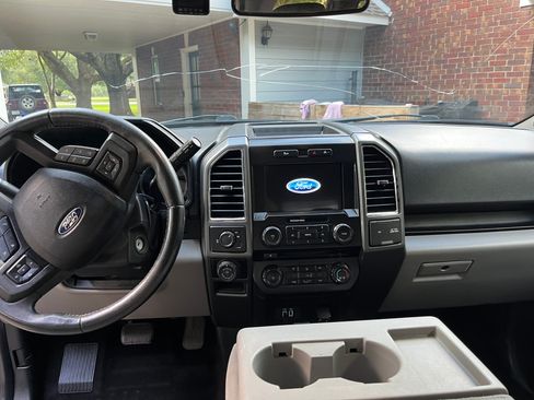 Used 2017 Ford F150 XLT w/ Equipment Group 302A Luxury RWD image 11