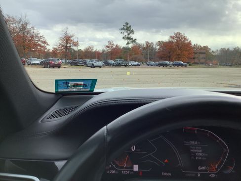 Used 2020 BMW 750i xDrive w/ Autobahn Package image 26