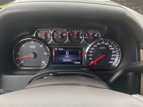 Used 2015 GMC Yukon XL SLT w/ Open Road Package AWD/4WD image 32