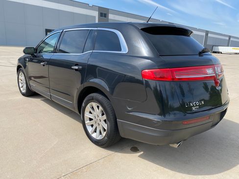 Used 2015 Lincoln MKT AWD image 9