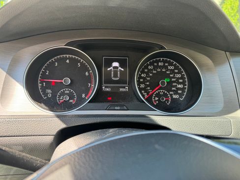 Used 2017 Volkswagen Golf S FWD image 15