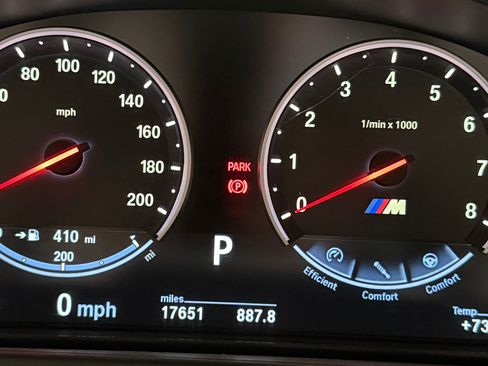 Used 2014 BMW M6 Convertible 2D image 31