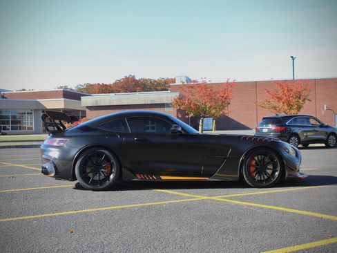 Used 2021 Mercedes-Benz AMG GT Black Series image 8