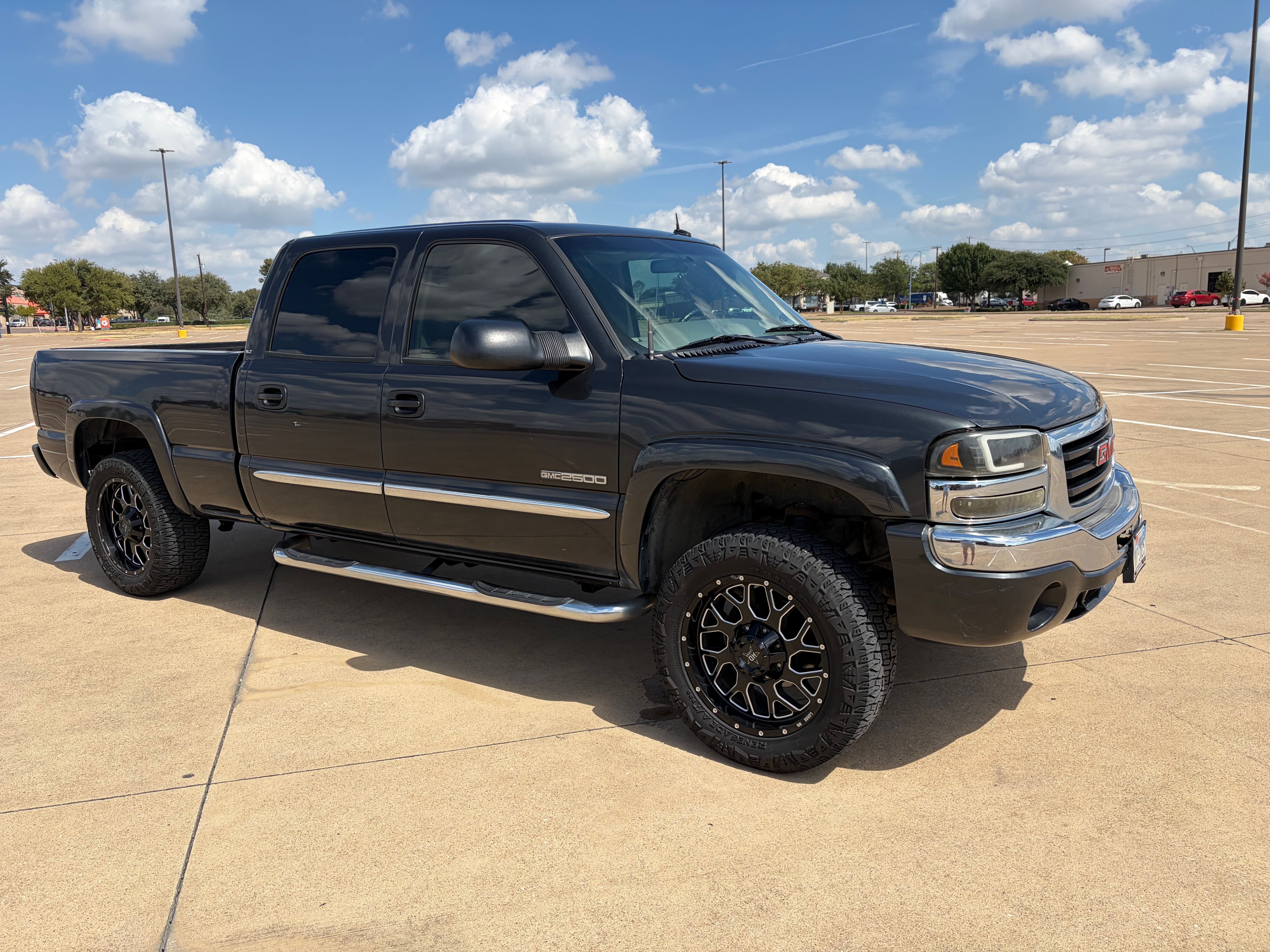 Used 2004 GMC Sierra 2500 SLT RWD image 4