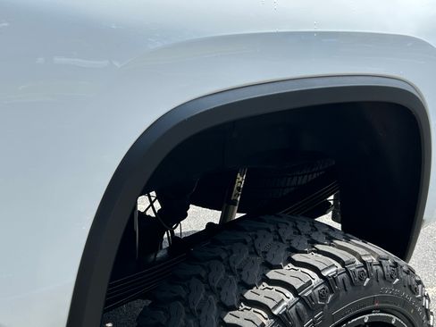 Used 2020 Chevrolet Silverado 2500 High Country w/ Z71 Off-Road Package AWD/4WD image 12
