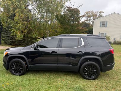 Used 2019 GMC Acadia SLT w/ LPO, Black Accent Package