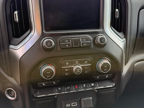 Used 2022 Chevrolet Silverado 1500 LT AWD/4WD image 10