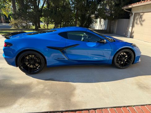 Used 2025 Chevrolet Corvette Z06 image 11