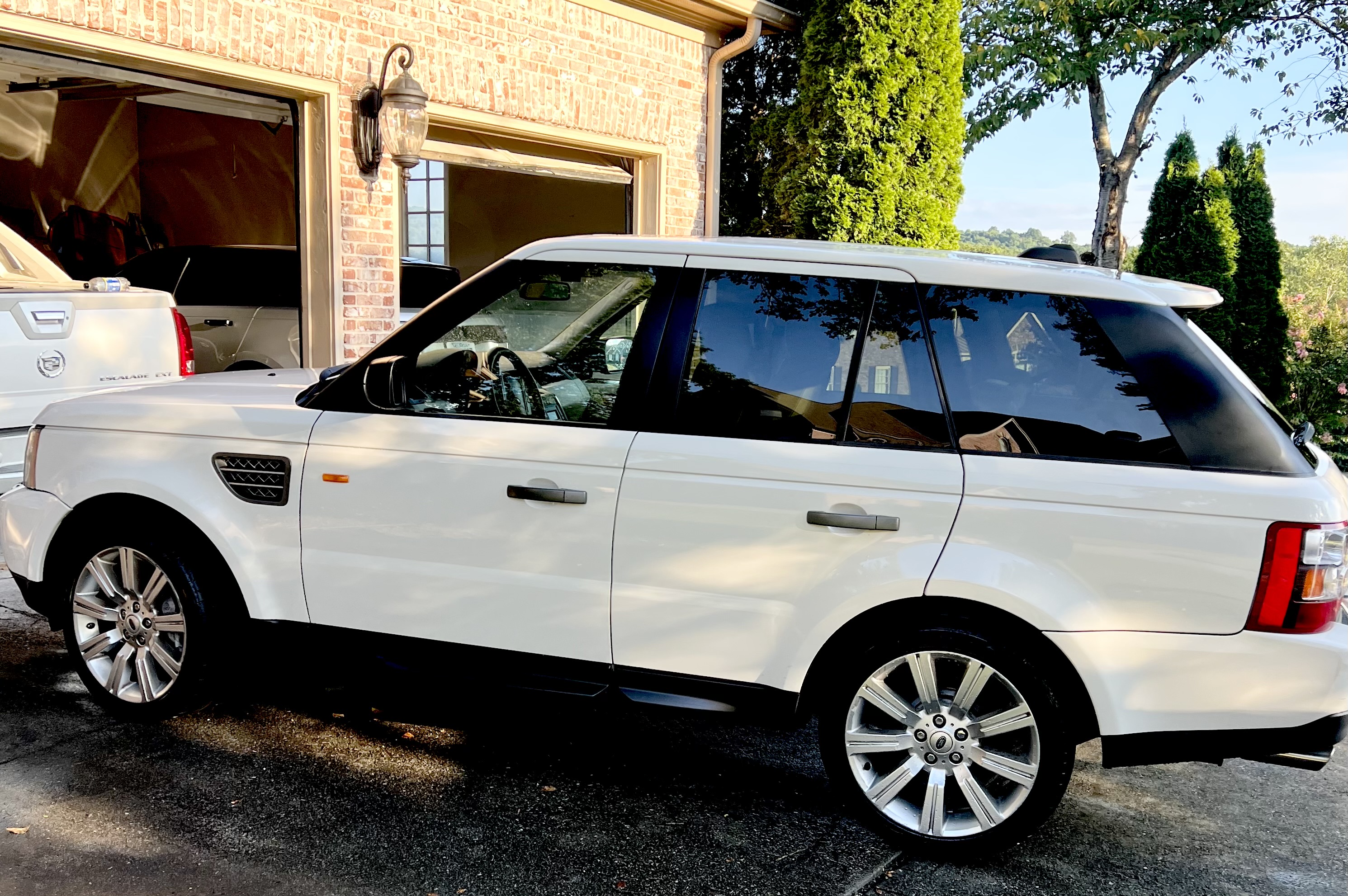 Used 2008 Land Rover Range Rover Sport Supercharged AWD/4WD image 4