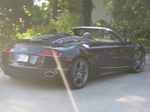 Used 2011 Audi R8 V10 image 7