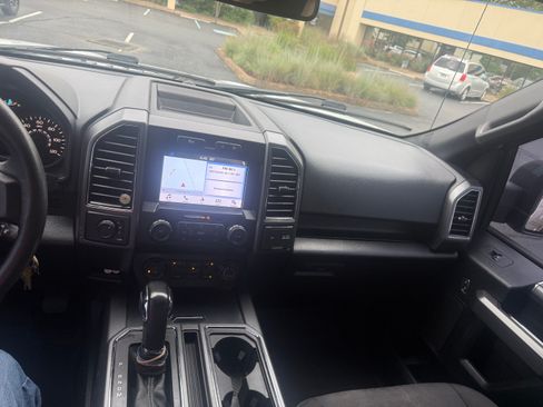 Used 2019 Ford F150 XLT w/ Equipment Group 302A Luxury AWD/4WD image 11