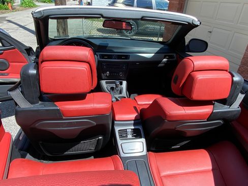 Used 2011 BMW 328i Convertible RWD image 16