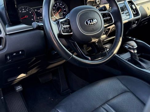 Used 2021 Kia Sorento S image 4