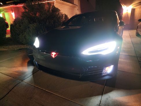 Used 2019 Tesla Model S Performance image 1