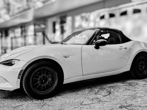 Used 2021 MAZDA MX-5 Miata Club w/ Brembo/BBS Recaro Package image 1