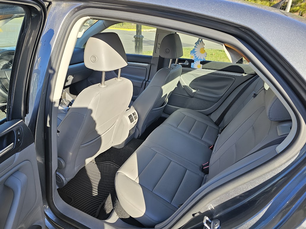 Used 2007 Volkswagen Jetta Wolfsburg Edition FWD image 10