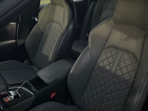 Used 2018 Audi S4 Premium Plus w/ Navigation Package image 5