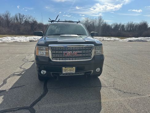 Used 2012 GMC Sierra 2500 Denali w/ Suspension Package, Off-Road image 2