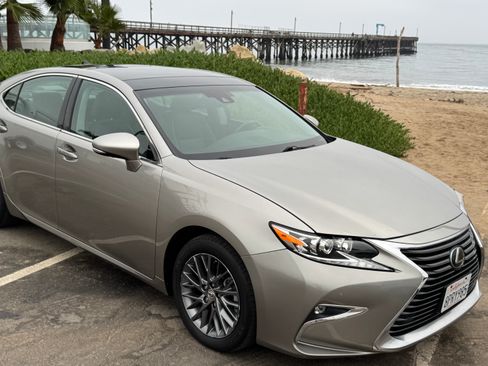 Used 2018 Lexus ES 350 w/ Navigation System Package FWD image 2