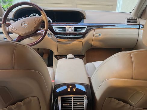 Used 2011 Mercedes-Benz S 550 image 17
