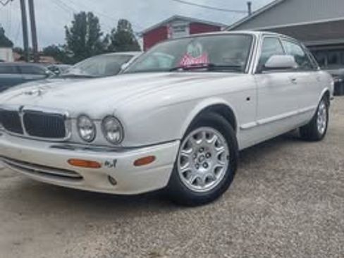 Used 2003 Jaguar XJ8 image 1