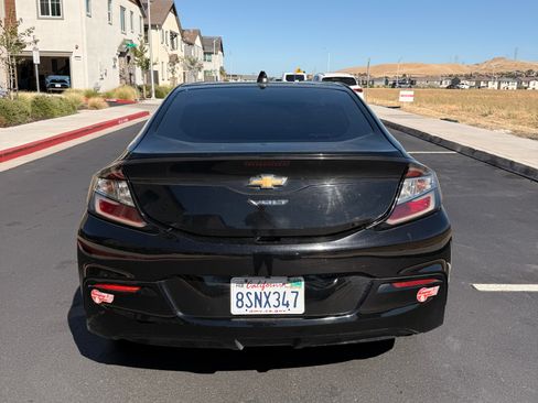 Used 2017 Chevrolet Volt LT w/ Comfort Package FWD image 4