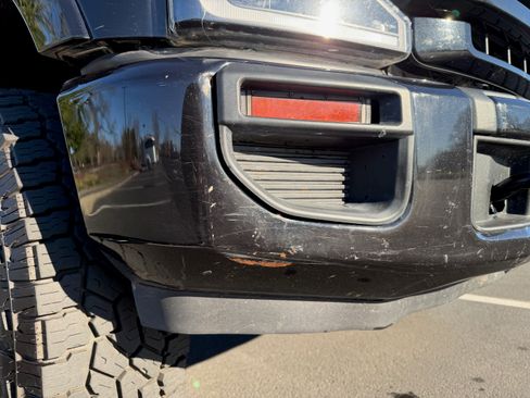 Used 2022 Ford F250 Lariat w/ Tremor Off-Road Package image 31