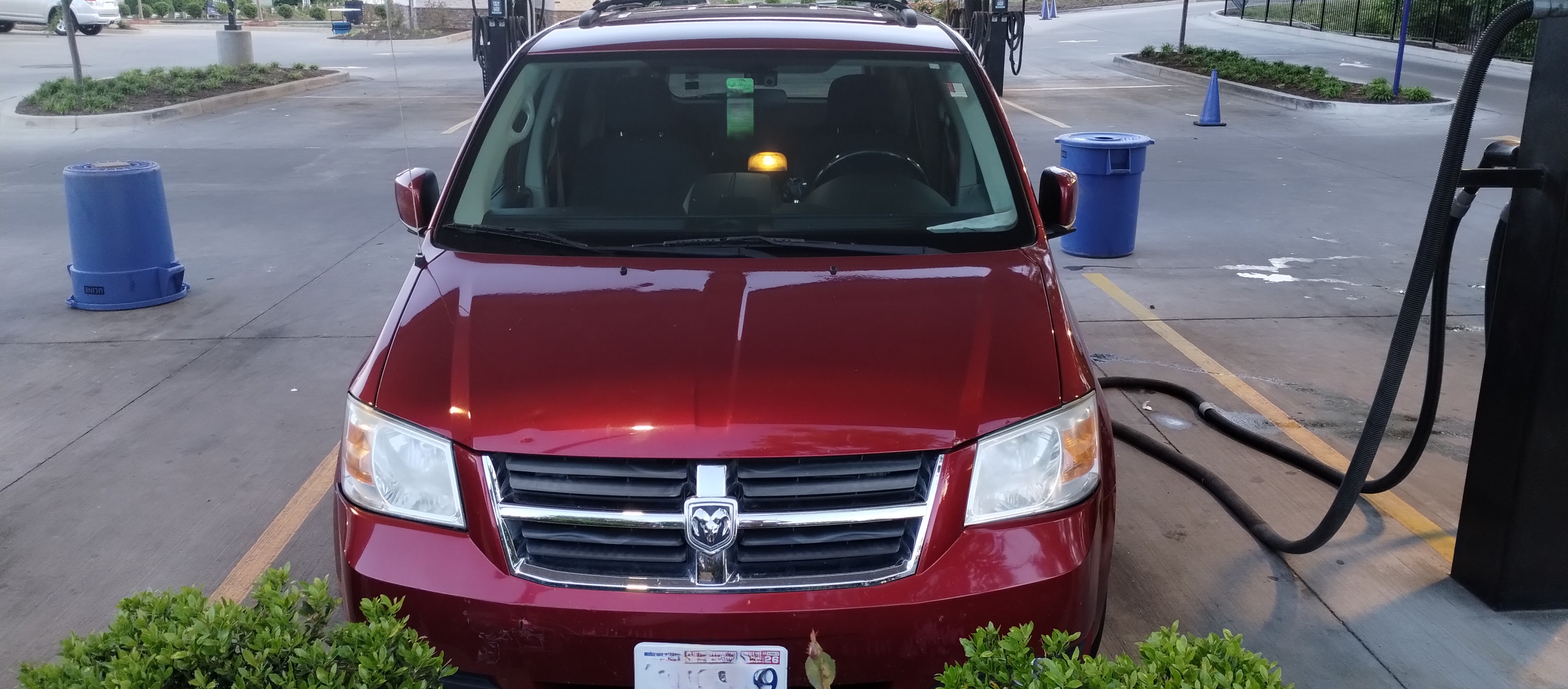Used 2010 Dodge Grand Caravan Crew FWD image 1