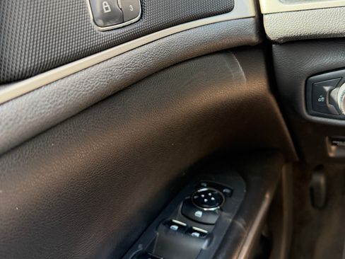 Used 2013 Lincoln MKZ FWD image 4
