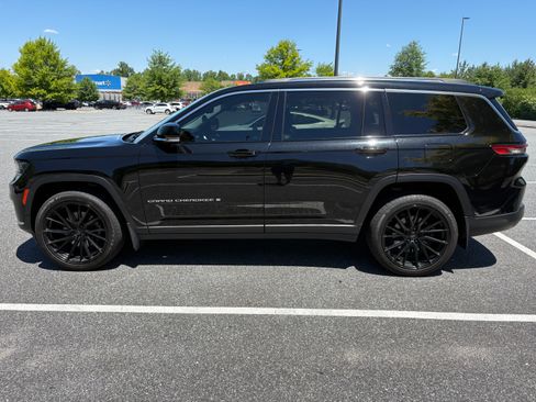 Used 2021 Jeep Grand Cherokee L Limited AWD/4WD image 2