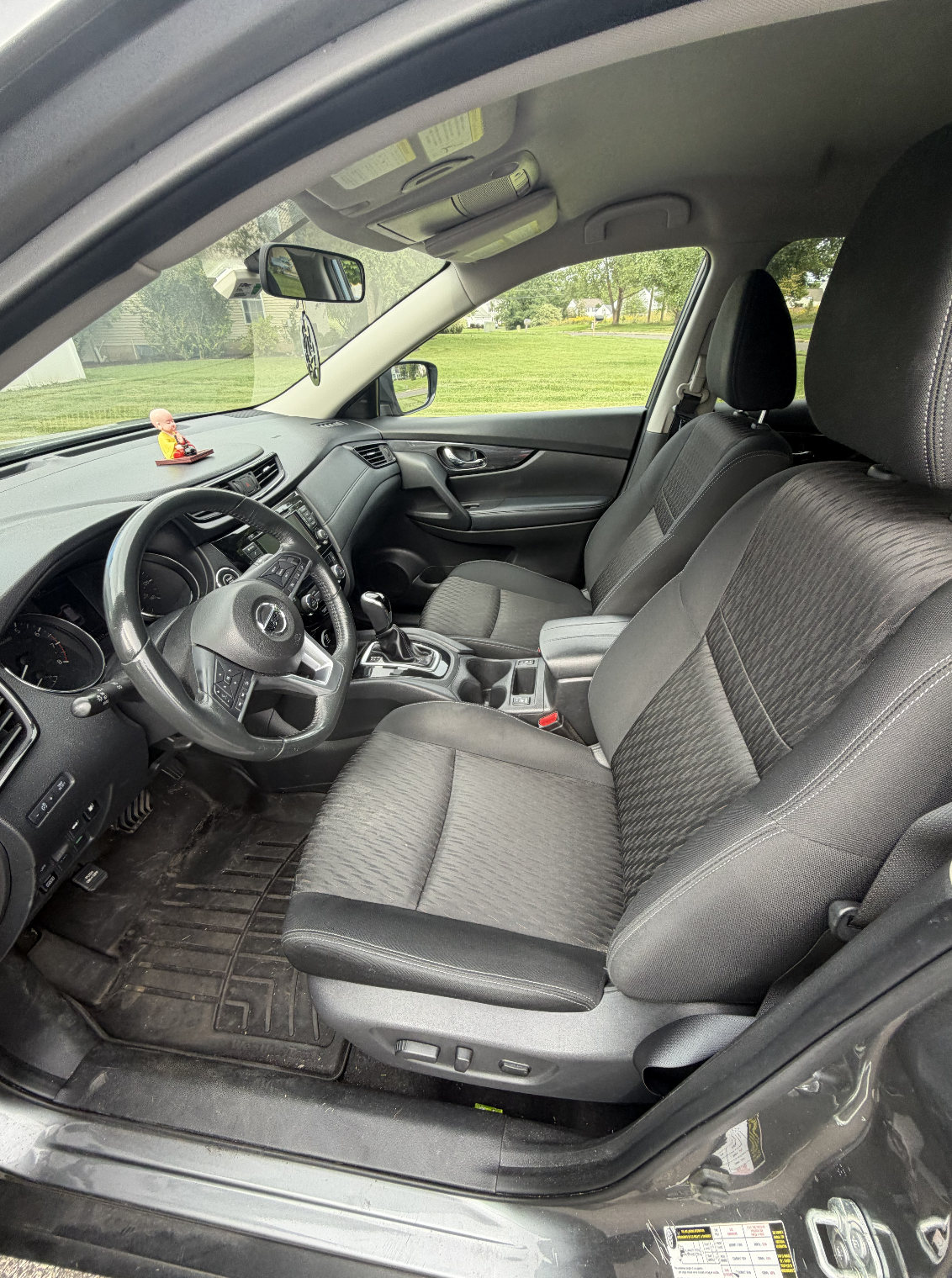 Used 2018 Nissan Rogue SV AWD/4WD image 9