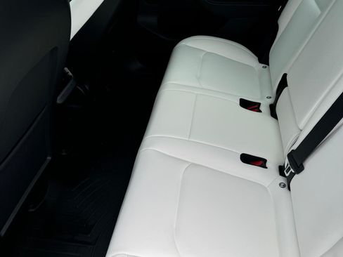 Used 2023 Tesla Model Y Performance image 19