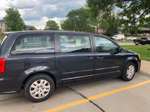 Used 2014 Dodge Grand Caravan American Value Package FWD image 1