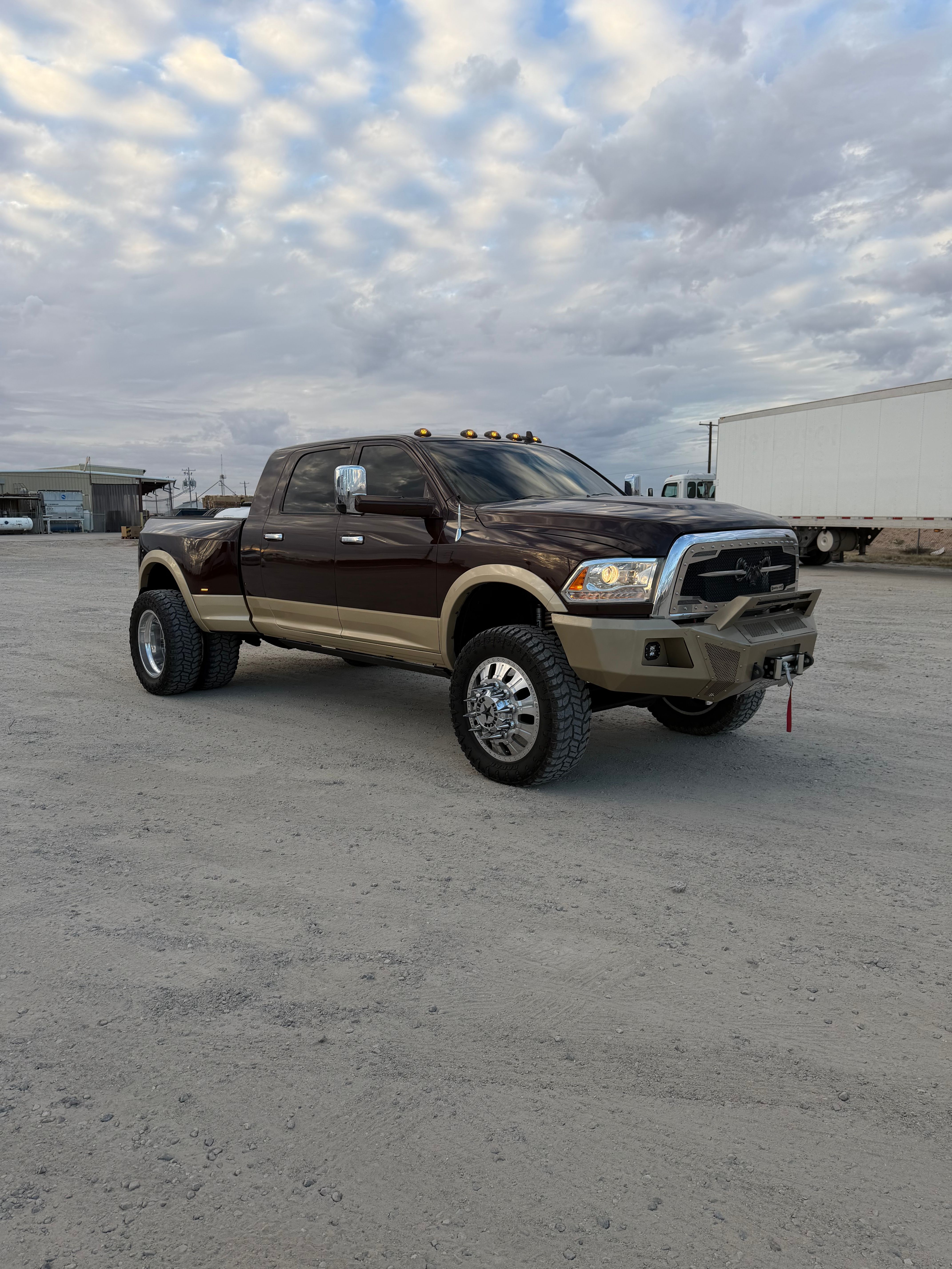 Used 2015 RAM 3500 Laramie Longhorn w/ Convenience Group AWD/4WD image 9