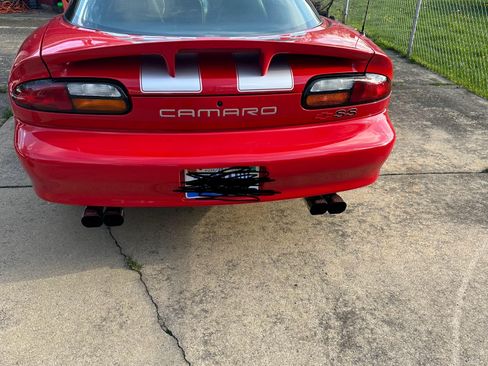 Used 2002 Chevrolet Camaro Z28 w/ SS Performance/Appearance Pkg image 6