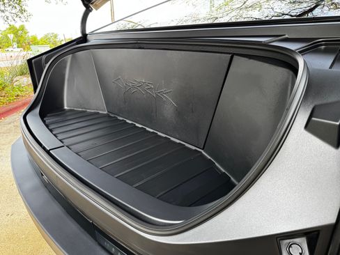 Used 2025 Tesla Cybertruck AWD Crew Cab image 32